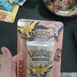Pokemon Fossil Booster Blister Pack Zapdos Artwork 1999 WOTC Factory Sealed - Image 2