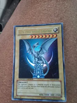 Blue Eyes White Dragon YAP1-EN001 Ultra Rare Limited Edition Yugioh NM - Image 2