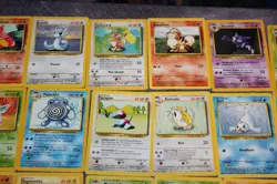 Lot of 71 Vintage Pokemon Cards Base Basic Starter Set from 1999, All Different - Image 3