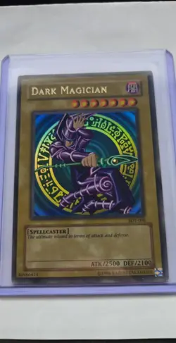 YuGiOh! - Dark Magician SDY-006 Ultra Rare - VINTAGE- LP - TRACKED SHIPPING - Image 1