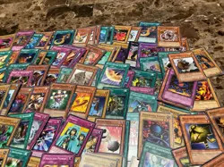 190+ Vintage 1996 YUGIOH Card Lot - Image 4