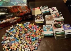 dice masters game lot : 260+ mixed dice, 550+ mixed cards - Image 1