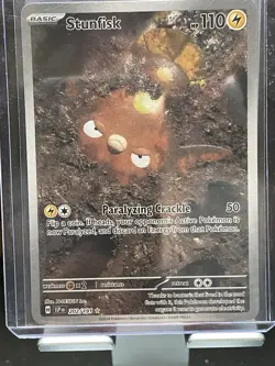 STUNFISK #202 2025 POKEMON SSP EN SURGING SPARKS ILLUSTRATION RARE NEAR MINT - Image 1