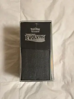 Pokemon TCG: SW&SH Evolving Skies Elite Trainer Box w/ Plastic Display Case - Image 2
