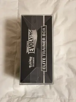 Pokemon TCG: SW&SH Evolving Skies Elite Trainer Box w/ Plastic Display Case - Image 4