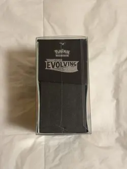 Pokemon TCG: SW&SH Evolving Skies Elite Trainer Box w/ Plastic Display Case - Image 5