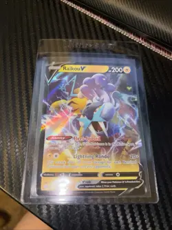 Raikou V 048/172 Brilliant Stars Ultra Rare Holo Pokemon TCG Card NM - Image 1