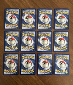 1999 Pokemon Fossil 32 Card Lot - Holo & 1st Edition - Image 5