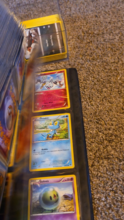 Huge Lot of Pokemon Trading Cards 250 cards w/ binder– Great for Collector - Image 2