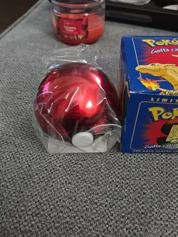 1999 Pokemon Charizard 23K Gold Plated Card & Pokeball SEALED From Burger King - Image 3