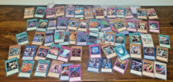LARGE COLLECTION OF VINTAGE KONAMI YUGIOH CARDS X 265 & YUYA STARTER DECK SHEET - Image 2