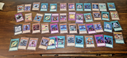 LARGE COLLECTION OF VINTAGE KONAMI YUGIOH CARDS X 265 & YUYA STARTER DECK SHEET - Image 3