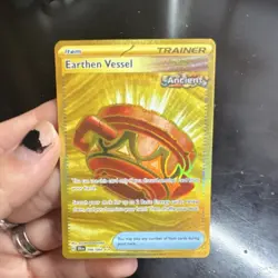 Pokemon Earthen Vessel Trainer Hyper Rare Holo 096/064 Sv: Shrouded Fable - Image 1