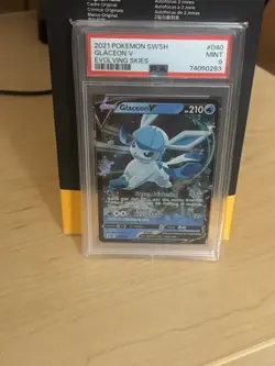 PSA 9 Glaceon V - 2021 Pokemon Evolving Skies - 040/203 - Image 1