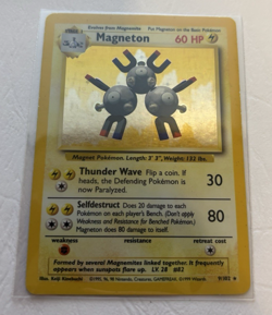 Magneton Holo Rare 1999 9/102 Base Set Unlimited Pokemon TCG - Image 4