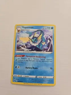 Vaporeon 030/185 Pokemon TCG SWSH: Vivid Voltage Cosmos Holo NM - Image 1