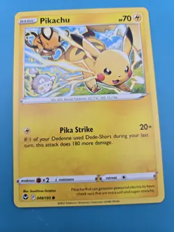 Pikachu 049/203 Evolving Skies SWSH07 Pokemon TCG Regular NM - Image 1