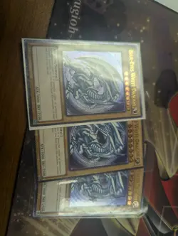 Yu-Gi-Oh! Blue-Eyes White Dragon OP28-EN001 Ultimate Rare - Image 2