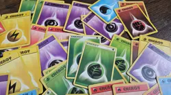 Vintage Pokemon TCG WoTC Mixed Energy Lot - HP/LP ~67 Cards - Image 5