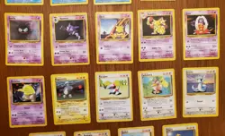 Lot of 25 Pokemon TCG Base Set Unlimited Cards WOTC Vintage Non-Holo LP-MP - Image 3