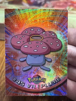 1999 Topps Pokemon TV #45 Vileplume Rainbow Foil Black Logo - Image 1