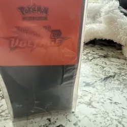 Pokemon TCG - Sword & Shield Vivid Voltage Elite Trainer Box ETB - Image 4
