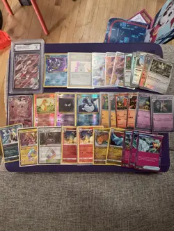 31 POKEMON CARD LOT WITH GRADED CARD EVOLUTIONS REVERSES, FULL ART, ILLUSTRATION - Image 1