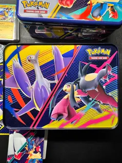 Pokemon TCG 2025 Chest Tin Lunchbox LUCARIO MAWILE LATIOS EMPTY promos x2 & holo - Image 3