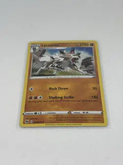 Pokemon TCG Holo Card Lycanroc 030/073 2020 - Image 1