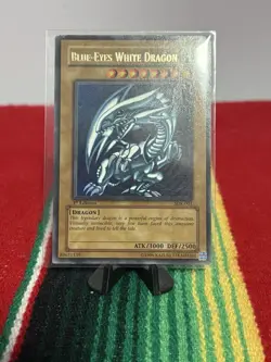 Yu-Gi-Oh! Card Blue-Eyes White Dragon SDK-001 Starter Deck: Kaiba 1st Edition - Image 1