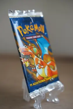 Pokemon TCG Base Set Unlimited Booster Pack Charizard Art WOTC Sealed - Image 4