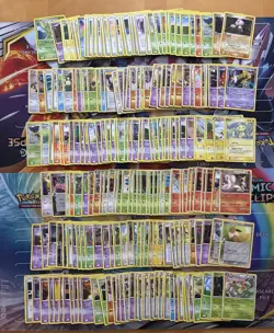 Vintage Pokemon Card Lot Giratina Ninetales Eevee Fire 200+ - Image 1
