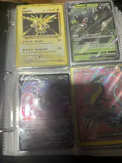 Pokemon Binder/ Cards 636996769739 - Image 5