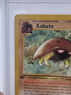 1999 POKEMON FOSSIL KABUTO #50 1st EDITION PSA 8 - Image 3