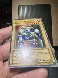 Yu-Gi-Oh Card - MRD-003 - SUMMONED SKULL (ultra rare holo) *NM/PL* - Image 2