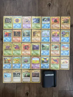Complete Pokemon Fossil 1st Ed common/uncommon set (31-62) NM/LP + 40card binder - Image 1