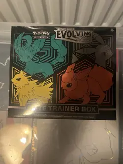 Pokemon TCG Evolving Skies Elite Trainer Box Sealed ETB - Image 2