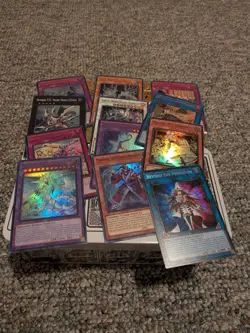 Yugioh Bulk lot and Tins. Plenty of foils. Roughly 1000 cards. All US English. - Image 1
