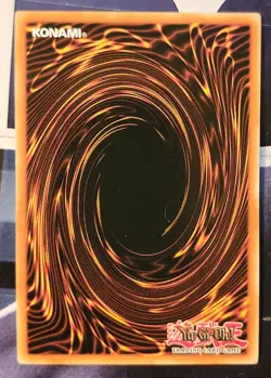 Yu-Gi-Oh! Dark Magician - MAGO-EN002 - Premium Gold Rare - 1st Edition - NM - Image 2