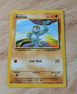 Machop unlimited Base Set 52/102 - Vintage WOTC Pokemon Card NM - Image 1