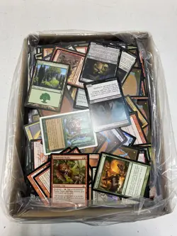 Unsorted Magic: The Gathering TCG and CCG Trading Cards (2000 Plus Cards) - Image 2