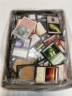 Unsorted Magic: The Gathering TCG and CCG Trading Cards (2000 Plus Cards) - Image 5