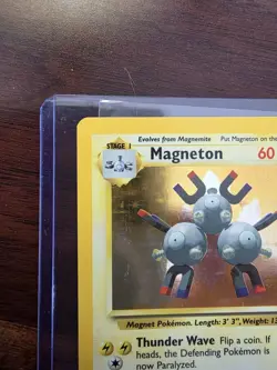 Magneton 9/102 Holo Unlimited WOTC Base Set Pokemon Card 1999 LP - Image 2