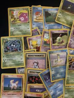 Lotto 55 Carte Pokemon Vintage - 5 Holo e 50 Comuni/non Comuni - Image 2