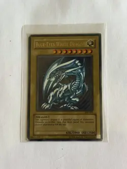 YUGIOH! Blue-Eyes White Dragon SDK-001 Ultra Rare Yu Gi Oh - Image 1
