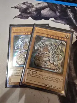 YuGiOh Blue-Eyes White Dragon YSKR-EN001 Ultimate Rare Unlimited (NM) - Image 1