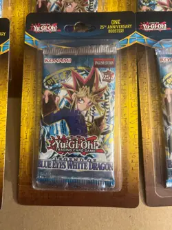 30 YuGiOh Legend of Blue Eyes White Dragon Blister Booster Pack 25th Anniversary - Image 2