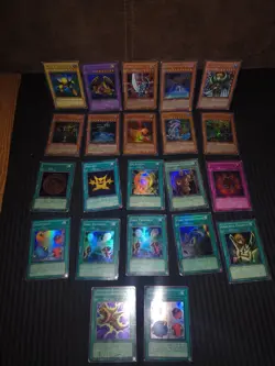 Vintage Yu-Gi-Oh Tcg Card Lot Of 22 Heavyplay/Damaged Holos! - Image 2
