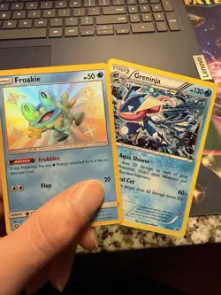 Pokemon TCG Lot Shiny Froakie (NM) & Cosmo Holo Greninja (LP) with SWIRL! 🌀 - Image 1