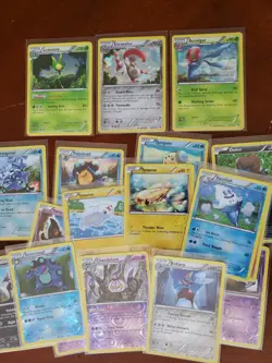 Pokemon Black & White Era Holo card Lot 3 Holos 16 Rev Holos Mint-NM - Image 1